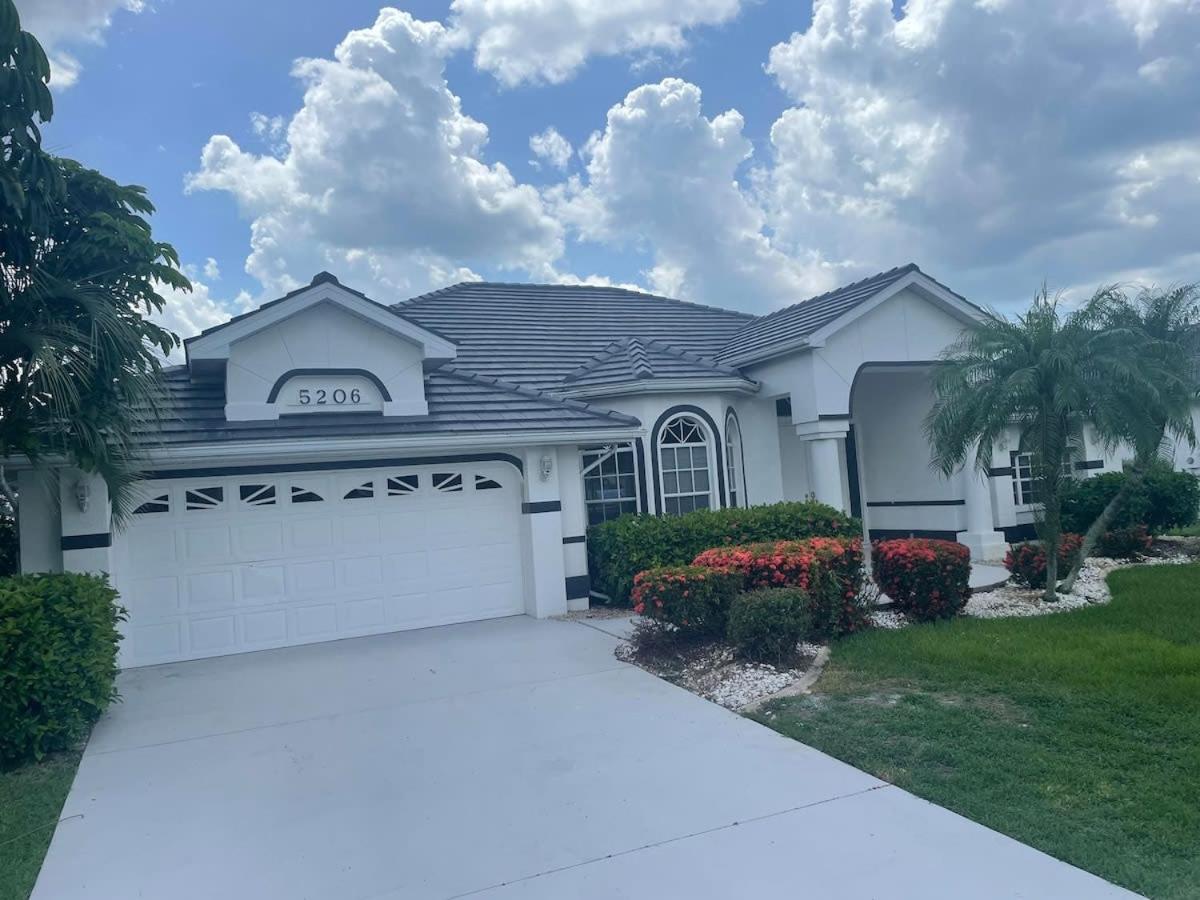 Villa Free Heatedpool On Sailboataccesscanal Boat Lift Cape Coral Exterior foto